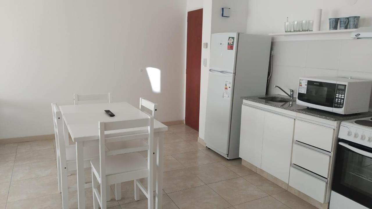 Nehuen Apart Apartment เนวเก็น ภายนอก รูปภาพ